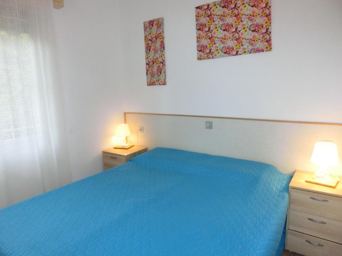 Comfy With Private Garden And Parking Appartamento
